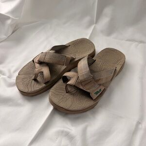 Teva Olowahu Strappy Mush Topsole Sandals Tan Beige Toe Loop Flip Flop Women 9.5